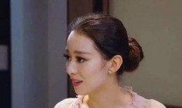 奶奶拿油烫人娱乐吃瓜酱,吃瓜酱见证家庭欢乐时光